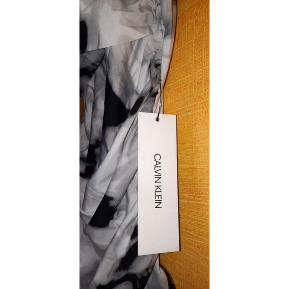 CALVIN KLEIN FLORAL ONE PIECE SWIMSUIT - Picture 6 of 9